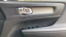 Volvo Xc40 2.0 B4P Inscription Pro 5dr Auto Petrol Estate